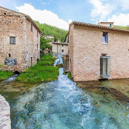 Casa Vacanze Fonte Del Menotre Foligno Dış mekan fotoğraf